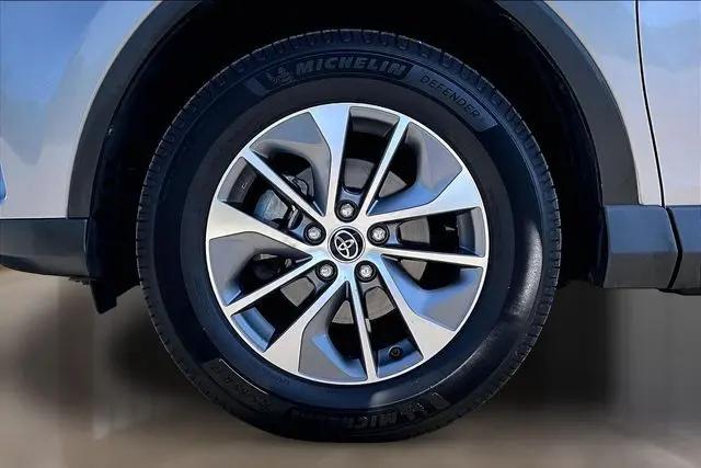 2017 Toyota RAV4 Hybrid XLE