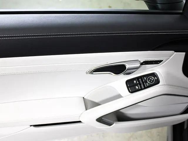 2025 Porsche 718 Boxster GTS 4.0