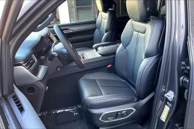2026 Jeep Grand Wagoneer L 4x4