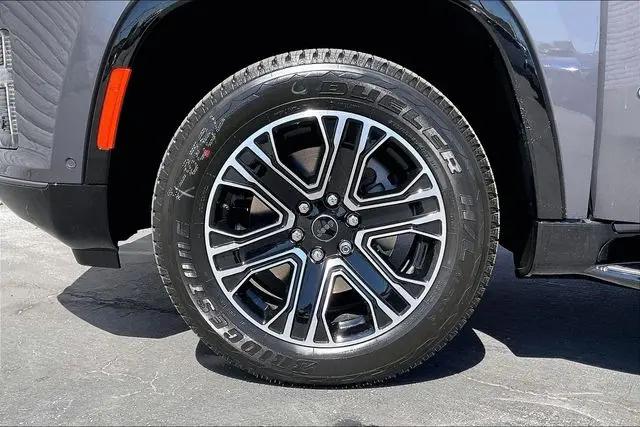 2026 Jeep Grand Wagoneer L 4x4