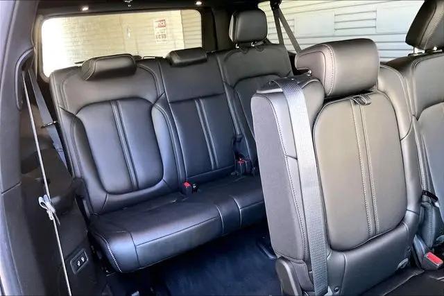 2026 Jeep Grand Wagoneer L 4x4