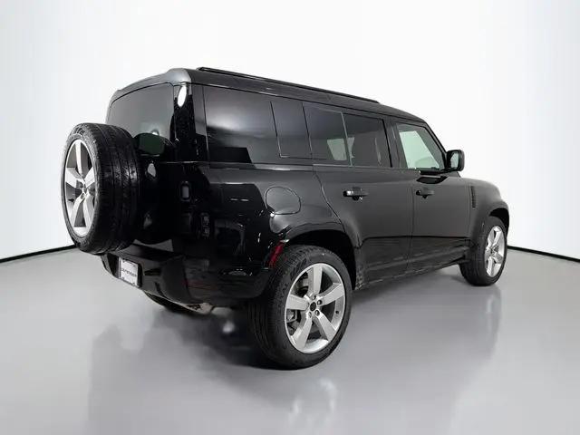 2026 Land Rover Defender P400 X-Dynamic SE