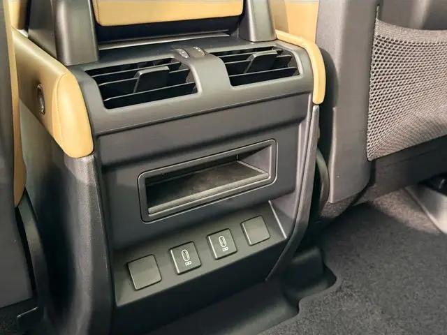 2026 Land Rover Defender P400 X-Dynamic SE