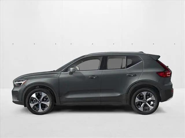 2026 Volvo XC40 Core, B5 AWD Gas (mild hybrid), Dark