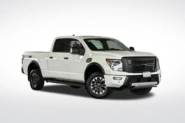 2017 Nissan Titan SL
