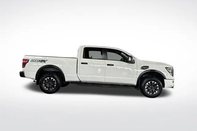 2017 Nissan Titan SL