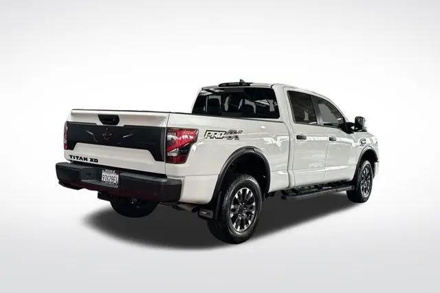 2017 Nissan Titan SL