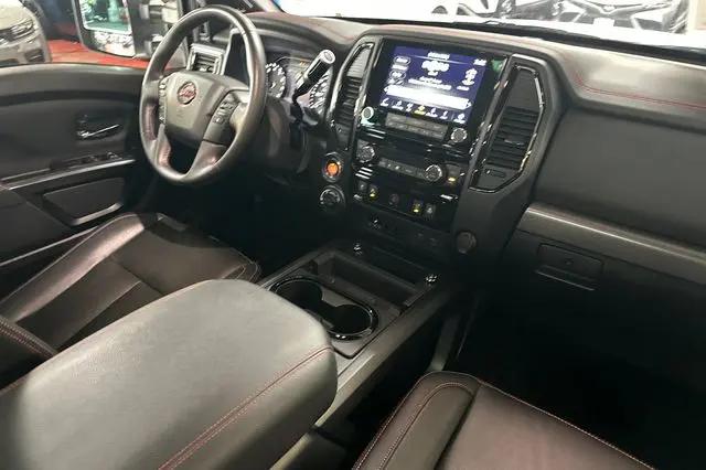 2017 Nissan Titan SL