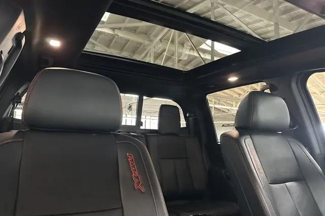2017 Nissan Titan SL