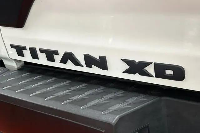 2017 Nissan Titan SL