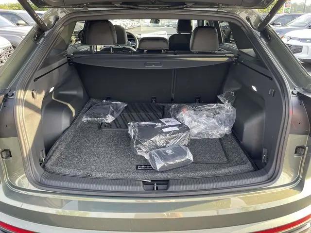 2026 Volkswagen Atlas Cross Sport SEL Premium R-Line