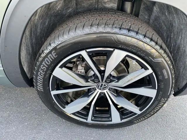 2026 Volkswagen Atlas Cross Sport SEL Premium R-Line