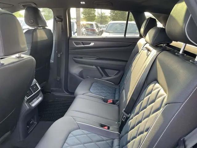2026 Volkswagen Atlas Cross Sport SEL Premium R-Line