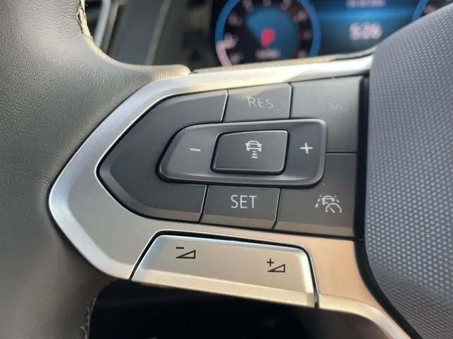 2026 Volkswagen Atlas Cross Sport SEL Premium R-Line