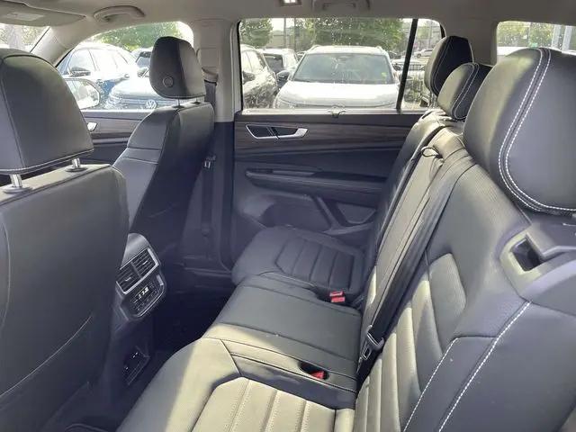 2026 Volkswagen Atlas SEL