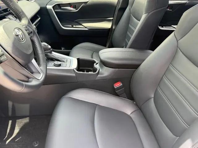 2025 Toyota RAV4 Hybrid XLE Premium