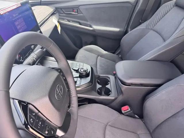 2026 Toyota C-HR XSE