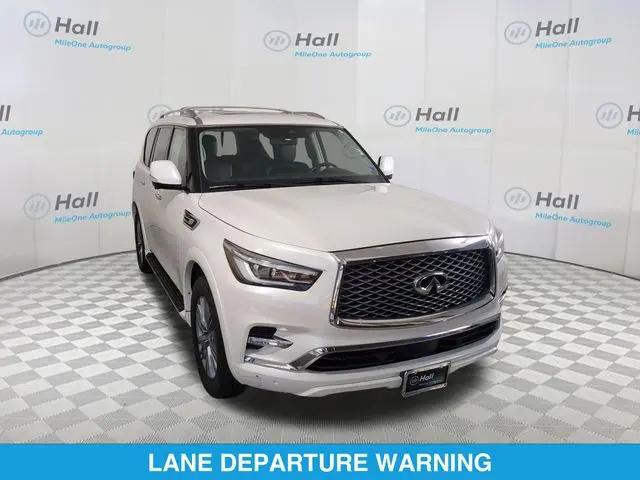 2023 INFINITI QX80 LUXE