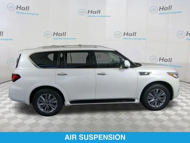 2023 INFINITI QX80 LUXE
