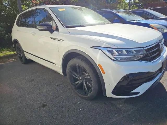 2024 Volkswagen Tiguan 2.0T SE R-Line Black