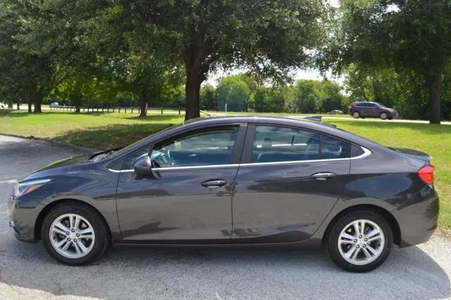 2017 Chevrolet Cruze LT Auto