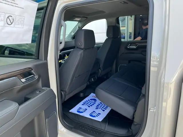 2026 Chevrolet Silverado 1500 4WD Crew Cab Short Bed RST