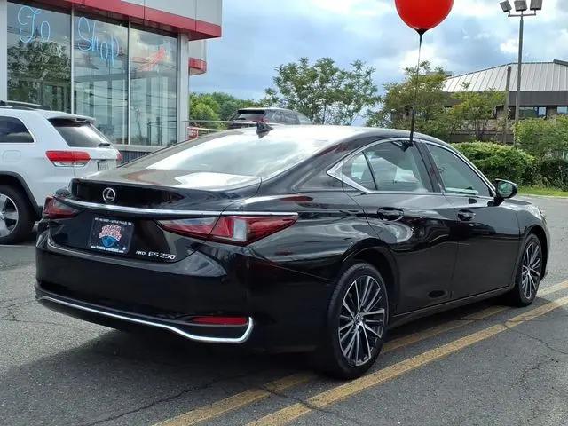 2024 Lexus ES 250 ES 250