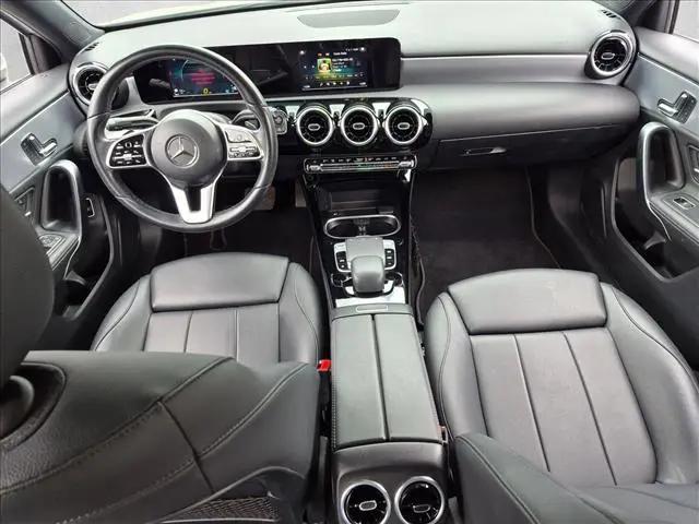 2020 Mercedes-Benz A 220 A 220