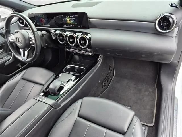 2020 Mercedes-Benz A 220 A 220