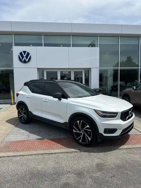 2021 Volvo XC40 T5 R-Design