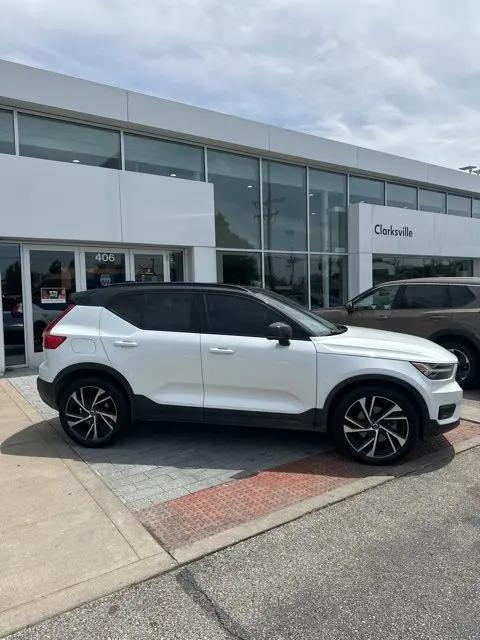 2021 Volvo XC40 T5 R-Design
