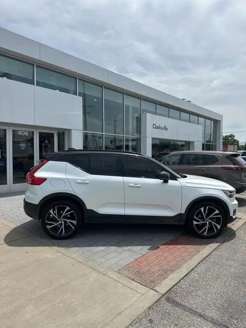 2021 Volvo XC40 T5 R-Design
