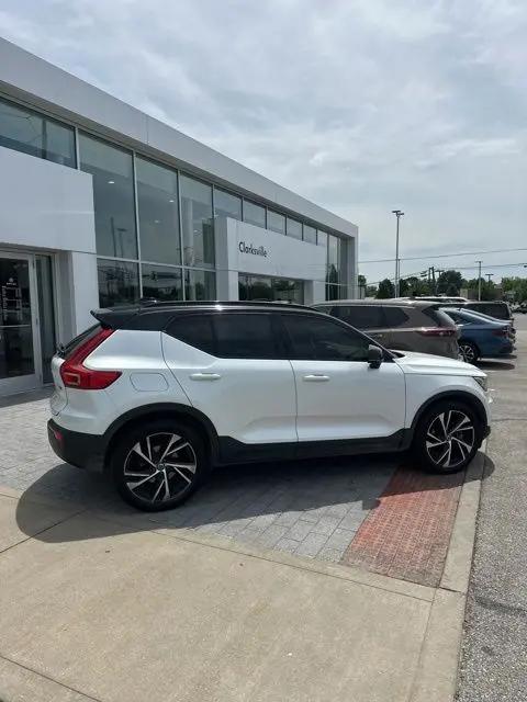 2021 Volvo XC40 T5 R-Design