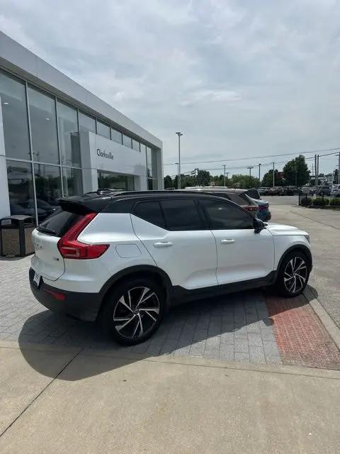 2021 Volvo XC40 T5 R-Design