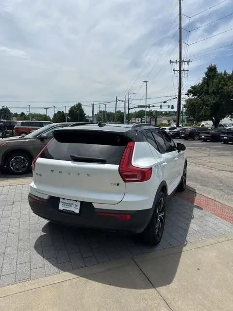 2021 Volvo XC40 T5 R-Design