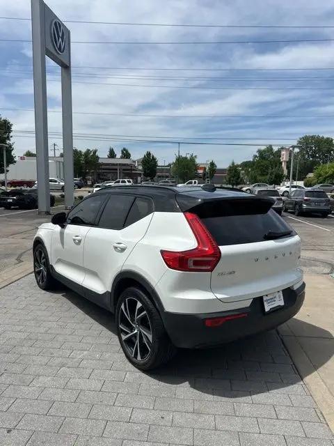 2021 Volvo XC40 T5 R-Design