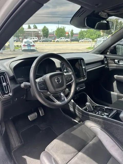 2021 Volvo XC40 T5 R-Design