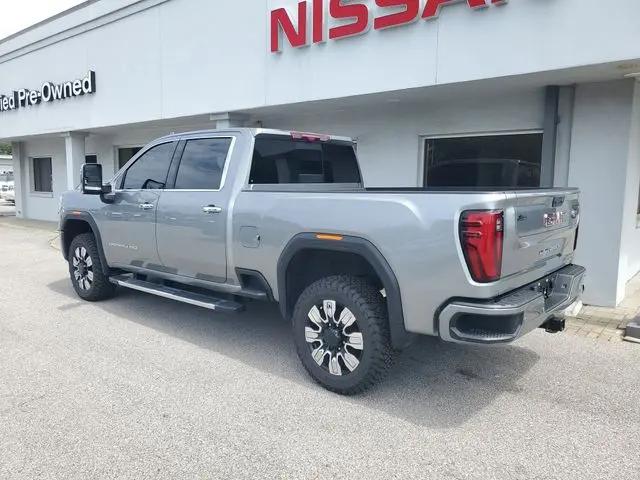 2024 GMC Sierra 3500HD 4WD Crew Cab Standard Bed Denali