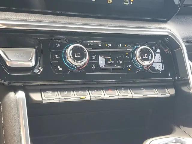 2024 GMC Sierra 3500HD 4WD Crew Cab Standard Bed Denali