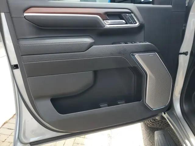 2024 GMC Sierra 3500HD 4WD Crew Cab Standard Bed Denali
