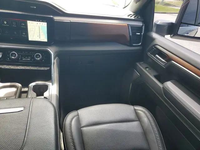 2024 GMC Sierra 3500HD 4WD Crew Cab Standard Bed Denali