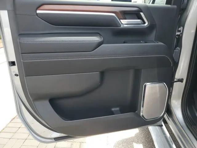 2024 GMC Sierra 3500HD 4WD Crew Cab Standard Bed Denali