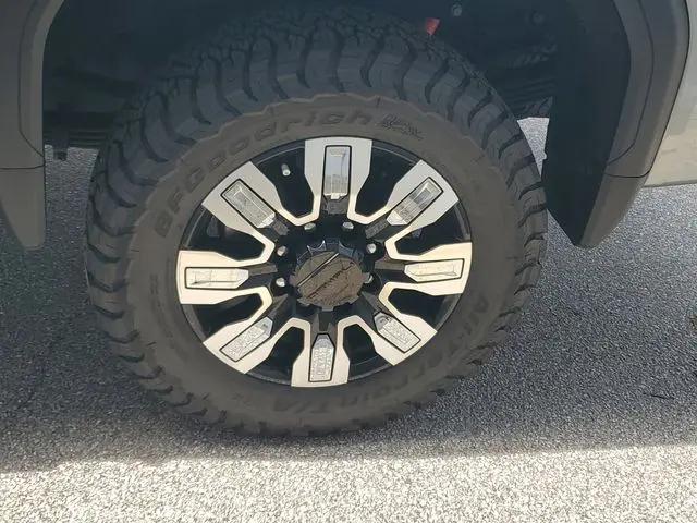 2024 GMC Sierra 3500HD 4WD Crew Cab Standard Bed Denali
