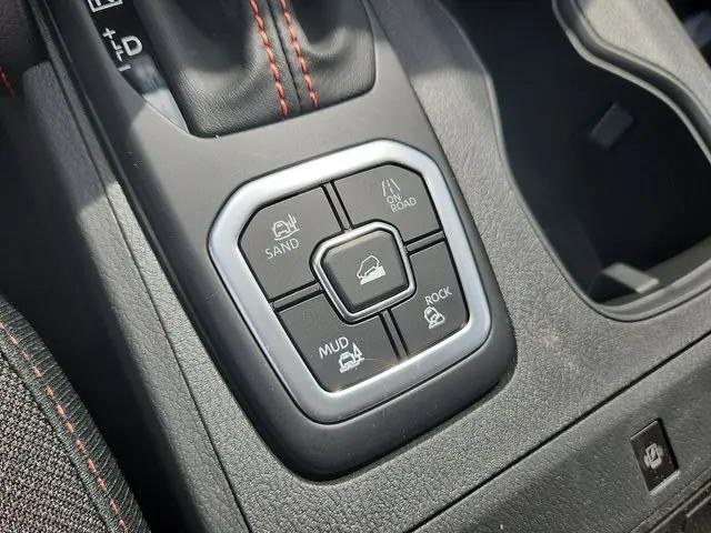2026 Nissan Frontier Crew Cab PRO-4X 4x4