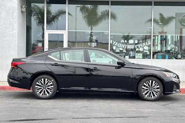 2026 Nissan Altima SV FWD