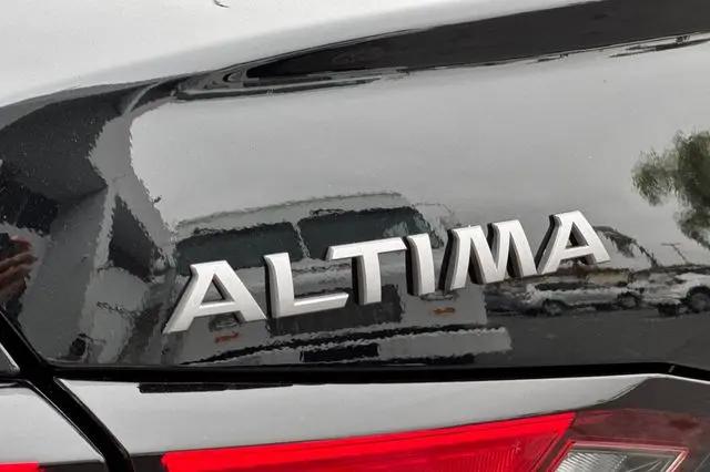 2026 Nissan Altima SV FWD