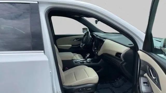 2023 Chevrolet Traverse AWD LT Leather
