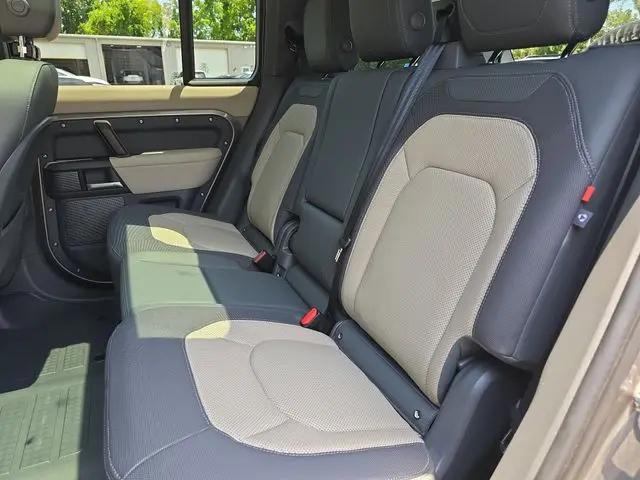 2024 Land Rover Defender 110 P400 X