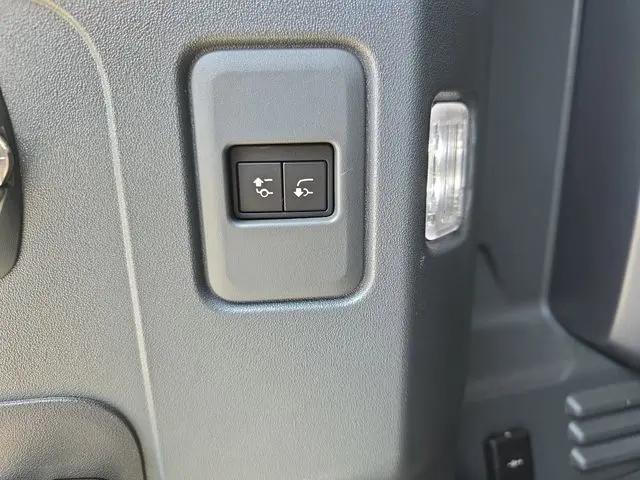 2024 Land Rover Defender 110 P400 X