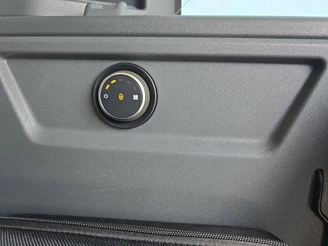 2024 Land Rover Defender 110 P400 X